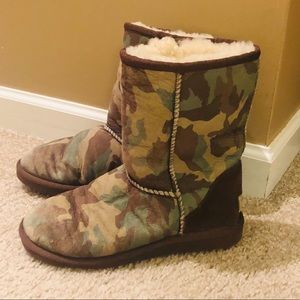 UGG short classic camo print boots